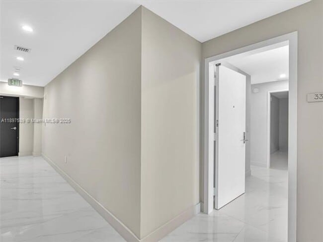 Photo - 700 NE 24th St Unit 700 NE 24th St  3303