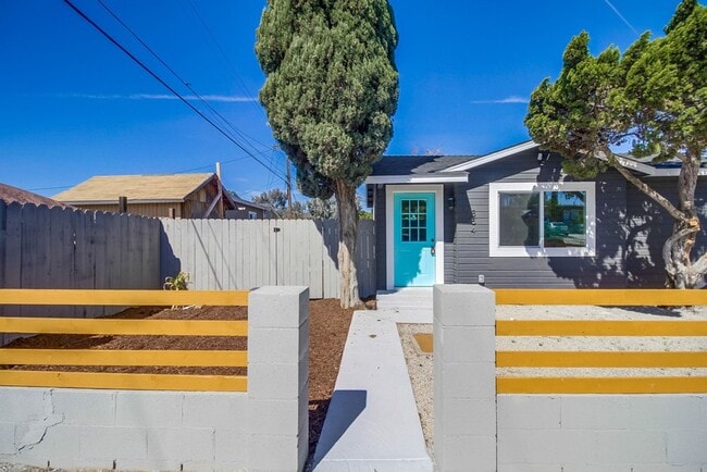 Building Photo - Centrally Located 2 Bedroom Single Family ... Unit 856 45th Street Rental
