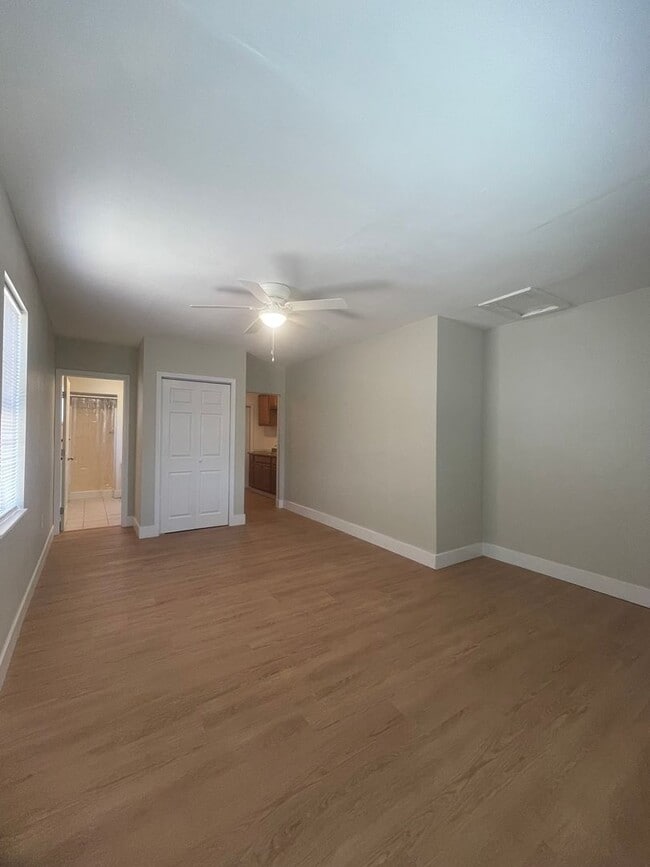 Photo - 2762-2764 Lanning Ave Unidad 2764/A