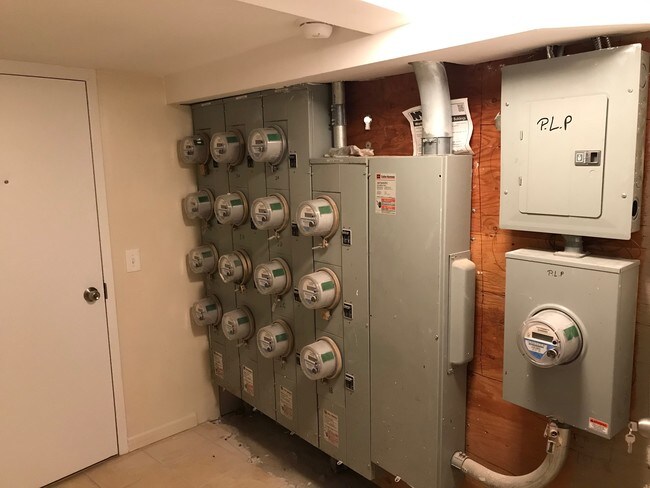 Photo - 2450 Fuller St