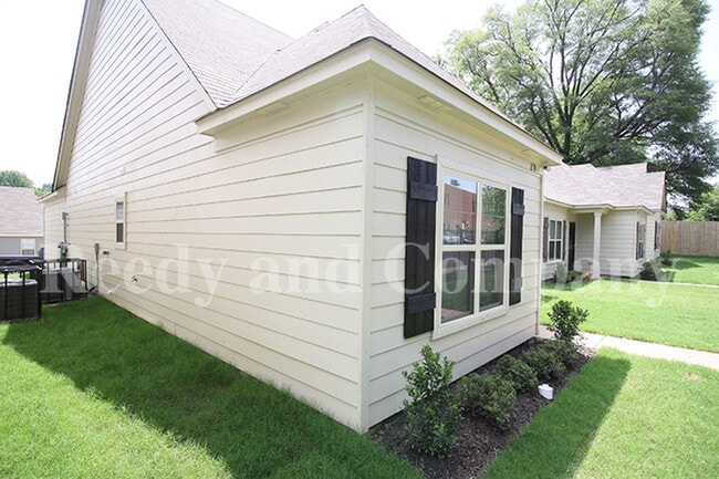Photo - 250 N Claybrook St