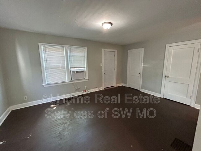 Photo - 217 W Grand St Unit #6