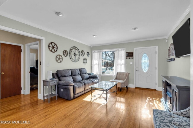 Photo - 242 Pennsylvania Ave