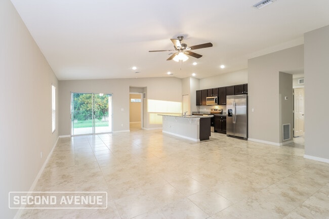 Photo - 291 Foley St SE