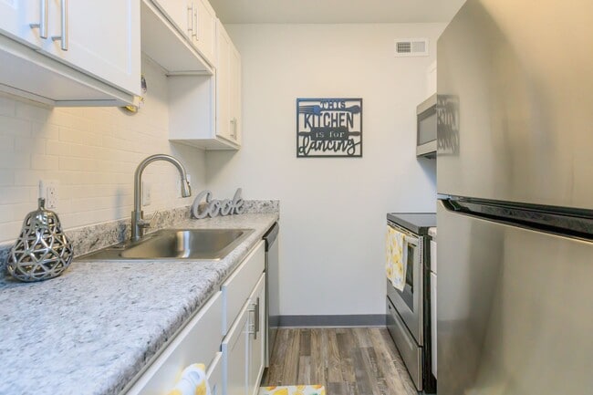 TANGLEWOOD APARTMENTS