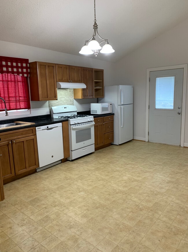 Photo - 591 Britmore Ct