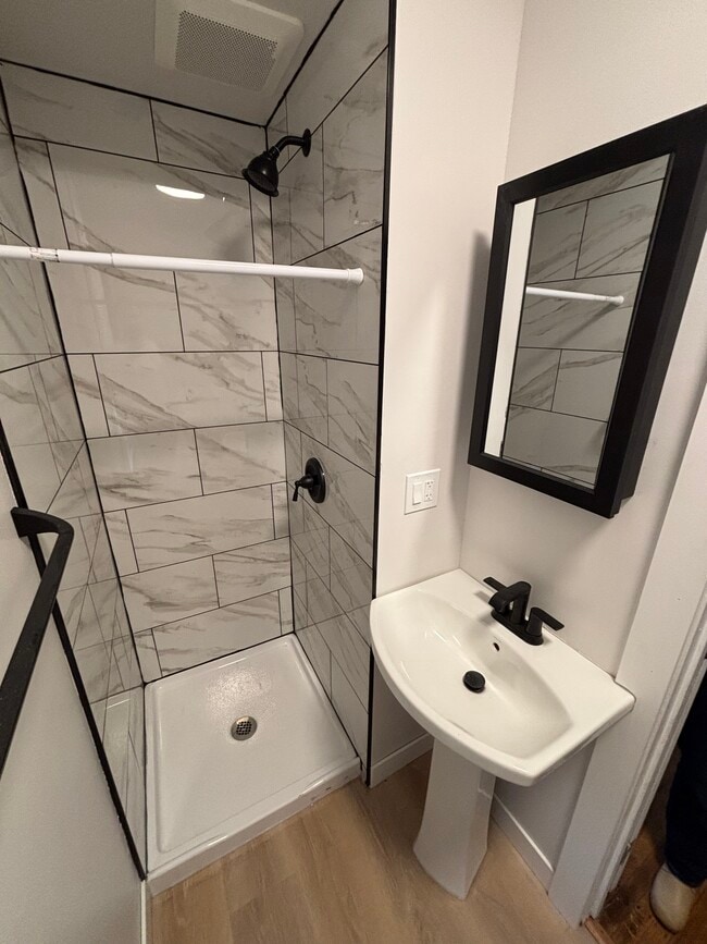 Building Photo - 2413 DuPont Ave S