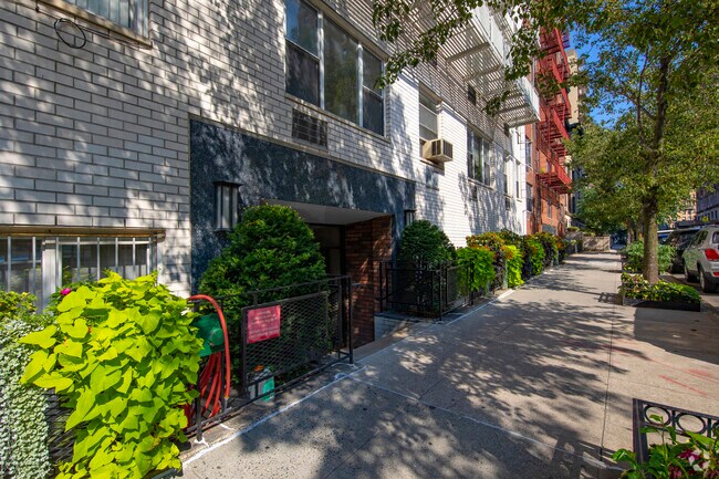 235 W 70th St, Nueva York, NY 10023 - 235 W 70th St