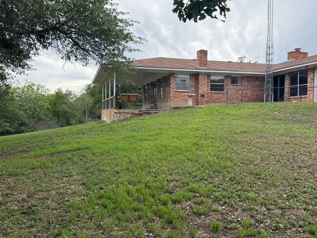 713 FM 153