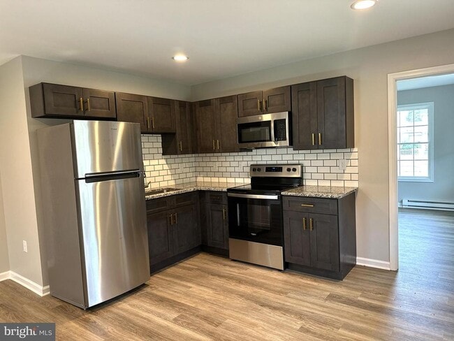 Photo - 1885 Johnson Rd