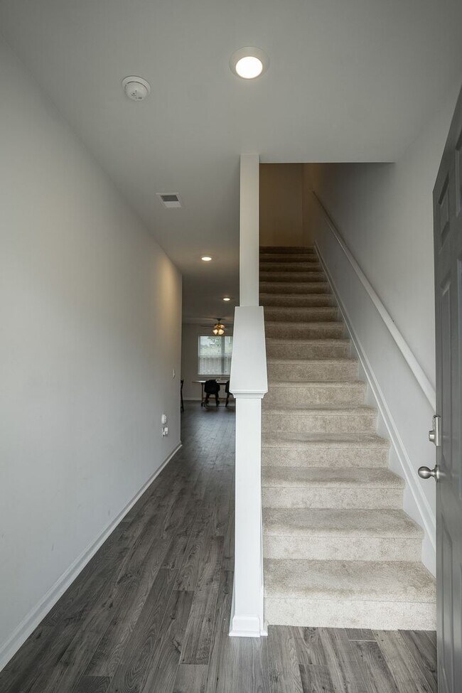 Photo - 950 Quaint Parish Cir