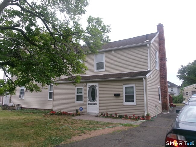 Building Photo - 188 Hemingway Ave Unit 2