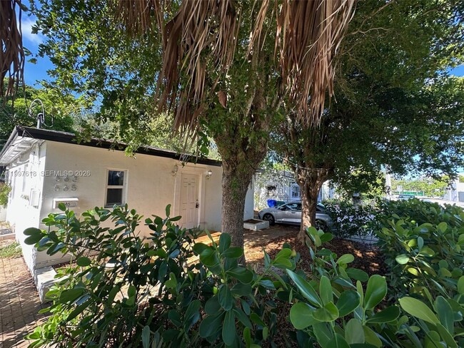 Building Photo - 563 NE 65th St Unit 1