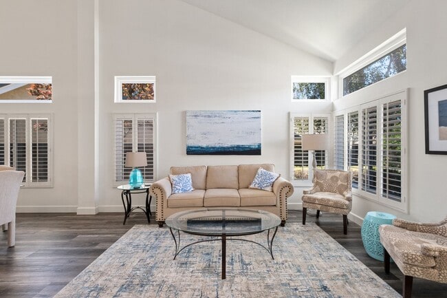 Newly Renovated and Furnished Ocean View Home! - Newly Renovated and Furnished Ocean View Home!