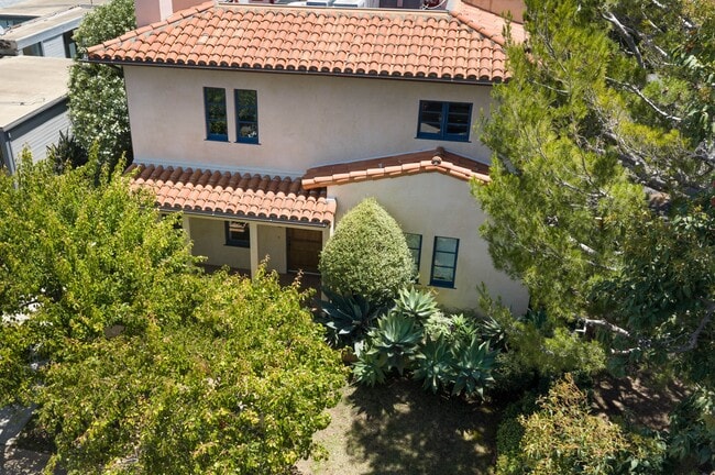 Photo - 758 Almar Ave