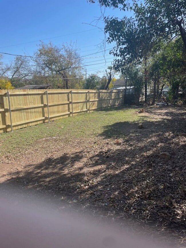 Photo - 3536 S Littlejohn Ave Unit B