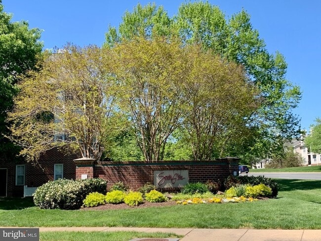 Photo - 20301 Beechwood Terrace Unit 201