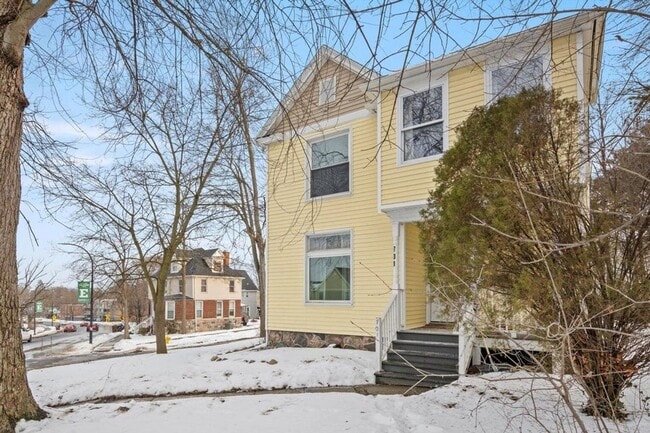 Photo - 701 Washtenaw Ave Unidad 1