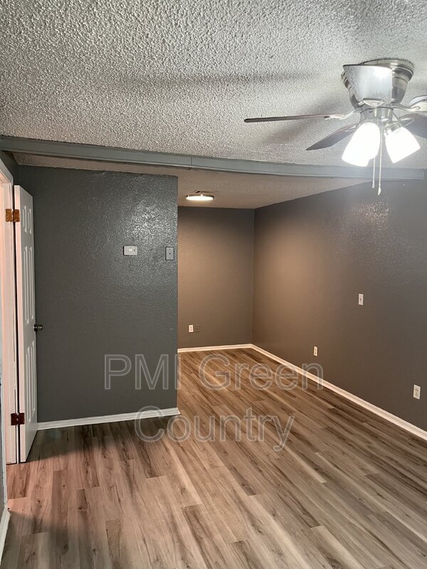 Photo - 404 E Redwood St