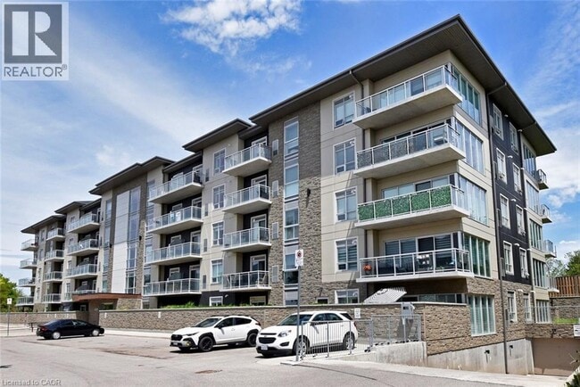 Photo - 16 Markle Cres Unit 313