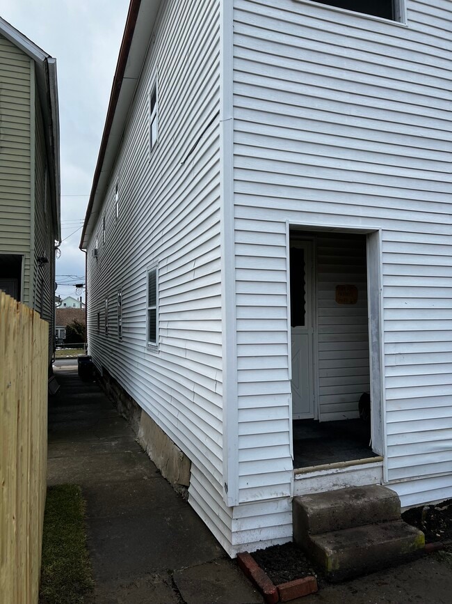 126 Center St Unit 126