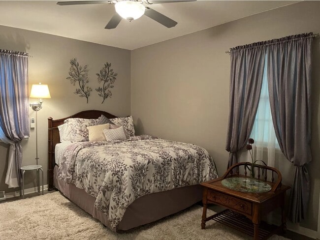Master Bedroom - 1909 Robin Rd