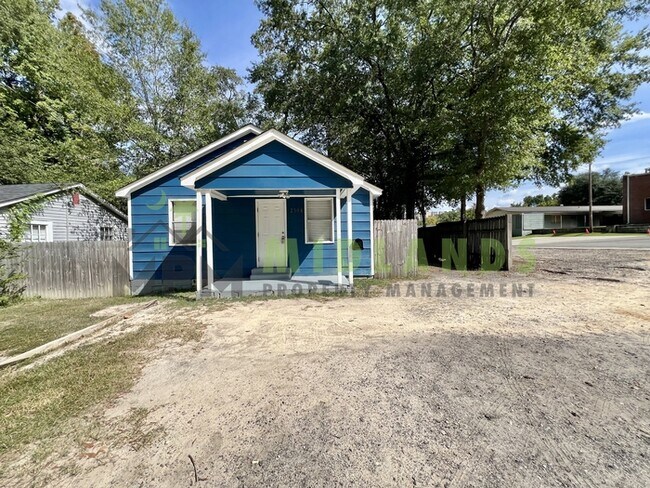 Building Photo - 2304 Ervin St Rental