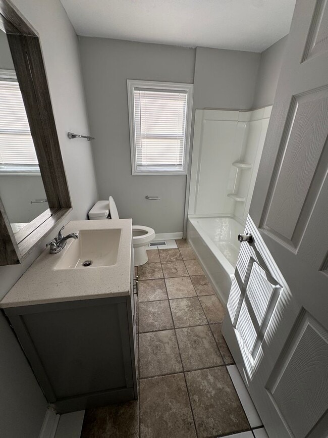 Photo - Completely renovated 2 bedroom  cabin