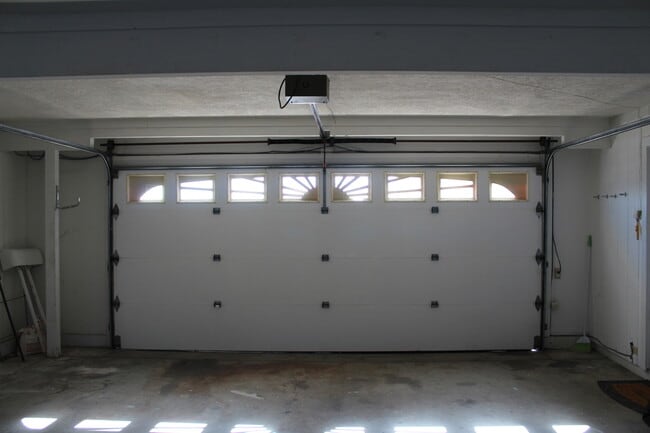 Photo - LONG TERM! 3 Bedroom 2.5 Bath Pool Home!