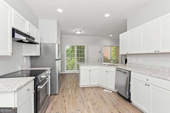 Photo - 66 Holly Rd NW
