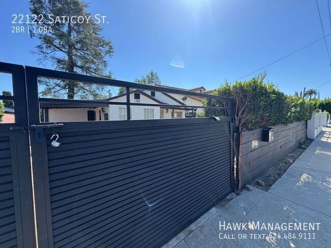 Photo - 22122 Saticoy St