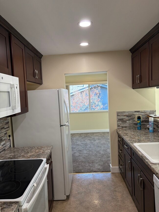 Photo - 22462 Salem Ave Unit Salem triplex