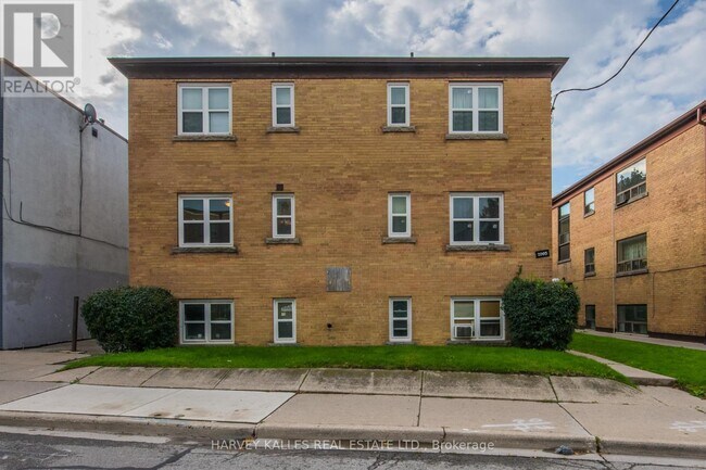 Photo - 2905 St Clair Ave E Unité 12