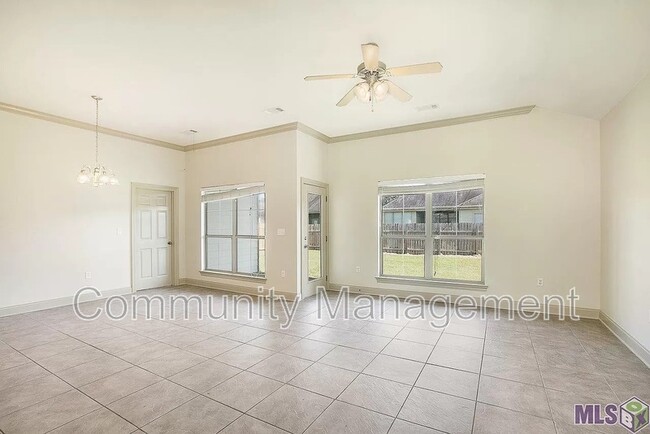 Photo - 3315 Southlake Ave