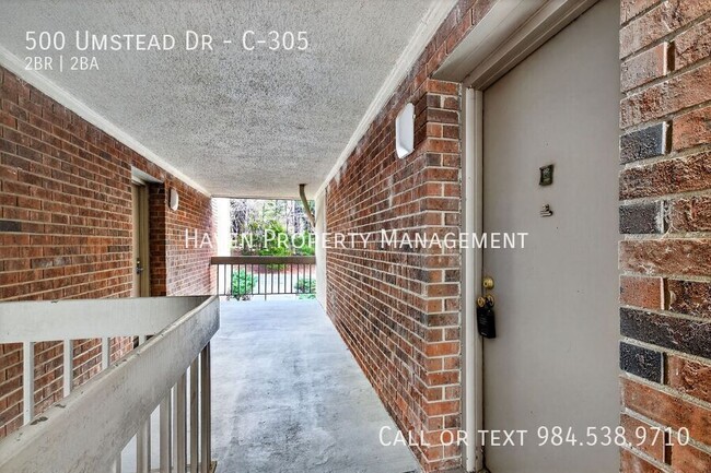 Photo - 500 Umstead Dr