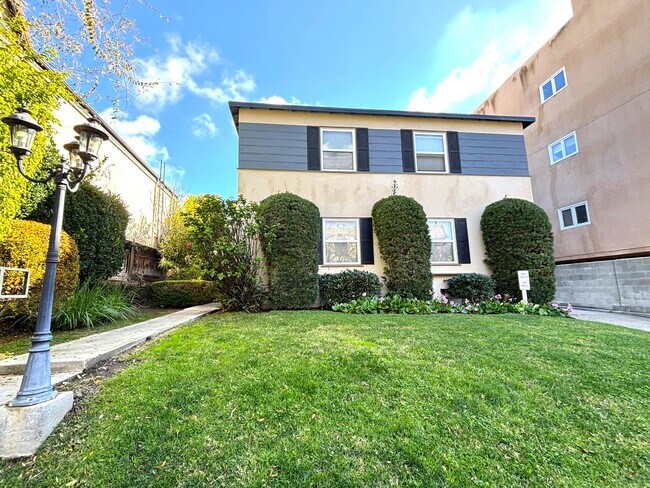 Photo - 10620 Holman Ave