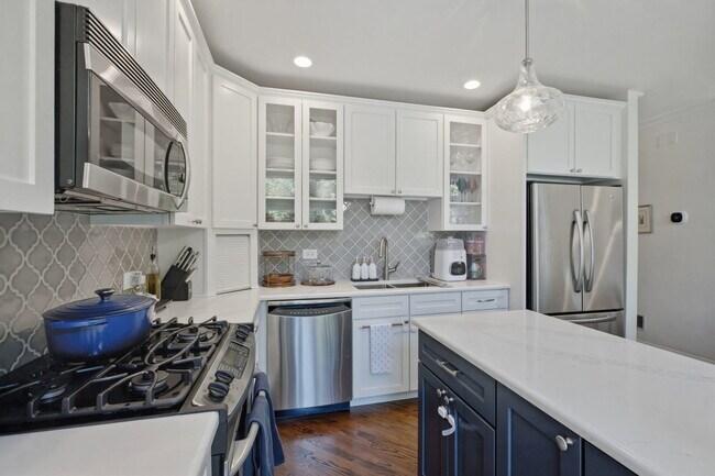 Photo - 2718 N Southport Ave