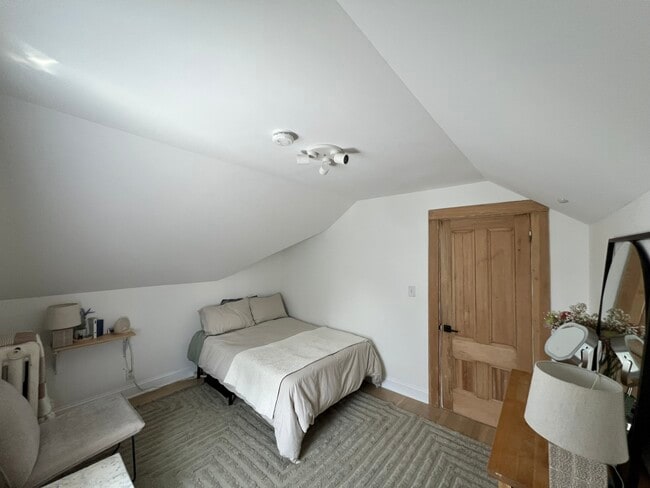 Photo - 65 Moulton St