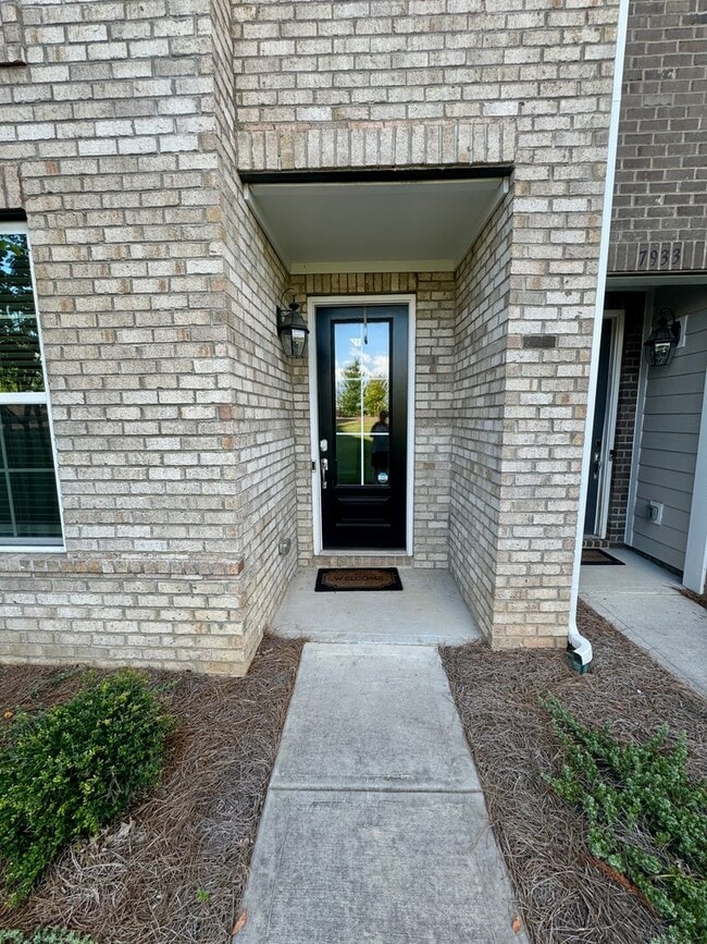 Photo - Beautiful 3BR/3.5BA Townhome in Rea Farms