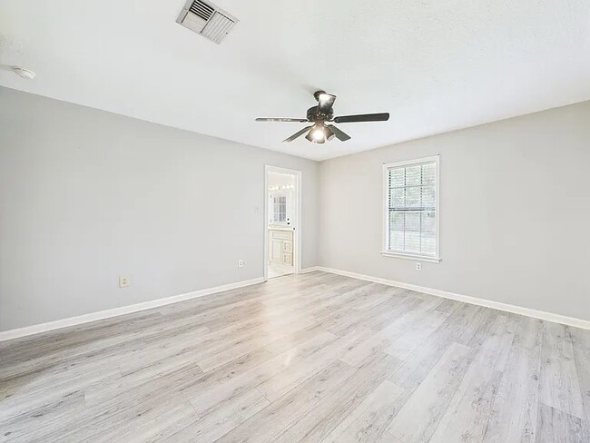 Photo - 128 Pigeon Loop