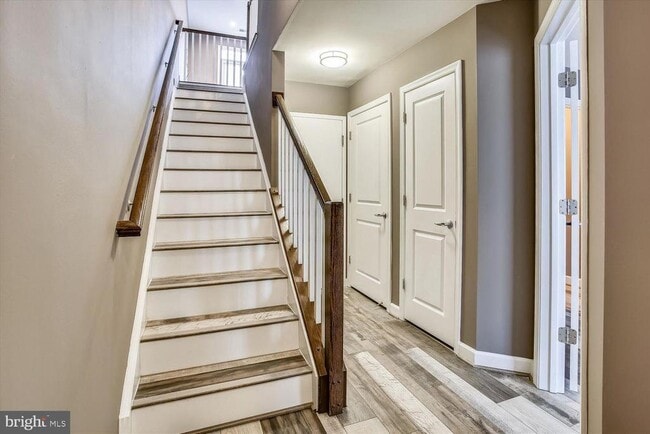 Photo - 2526 Sheridan Rd SE