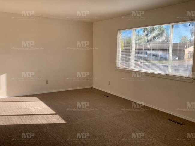 Photo - 1719 Banyan Dr