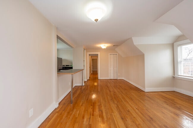 2BD, 1BA - Living Room - 1,000SF