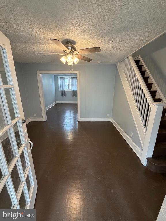 Photo - 517 Littlecroft Rd