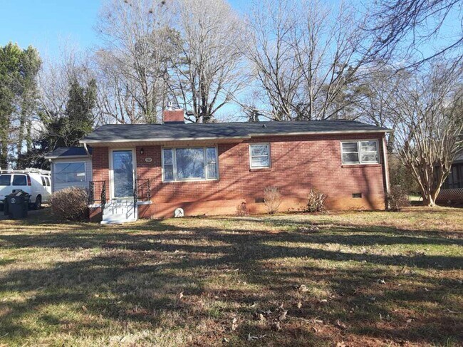 Building Photo - Charming 3 Bed, 1 Bath Brick Home – $1550/...
