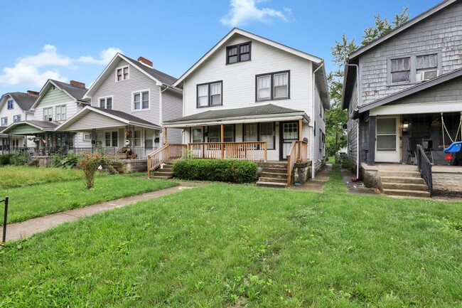 Photo - 657-659 S Burgess Ave Unit 659