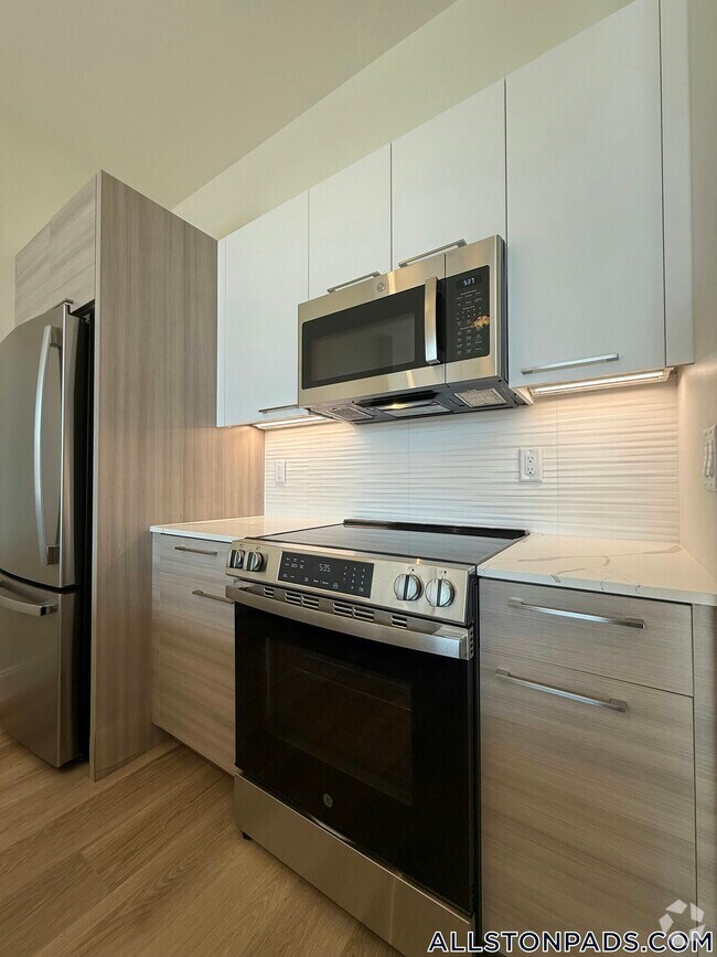 Building Photo - 1079 Commonwealth Ave Rental