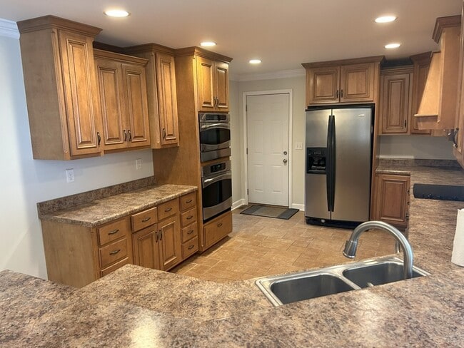 Photo - 3 Bed / 2 Bath Rental House in Huntsville, AL 35802