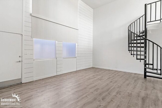 Photo - Stylish 1Bdm 2Ba Loft in Uptown Phoenix with Private Yard! Unit D3