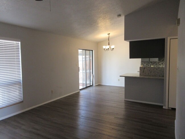 Photo - 2 bed, 1 ba twinhome with attached garage